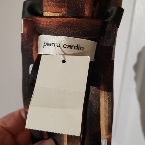 Tie - Picture 3 of 4